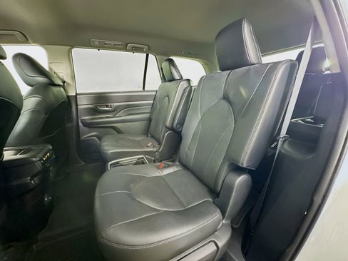 Certified 2024 Toyota Grand Highlander AWD image 24