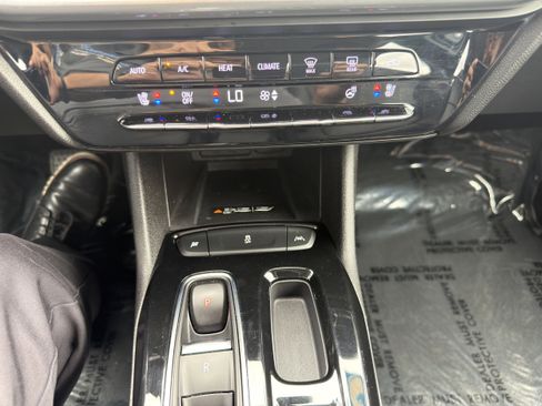 Used 2023 Chevrolet Bolt EUV LT w/ Convenience Package FWD image 30