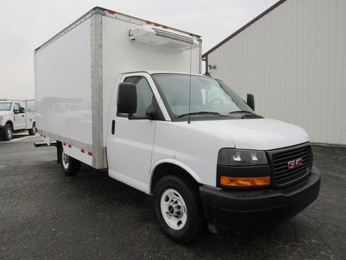Used 2024 GMC Savana 3500 w/ Power Convenience Package RWD image 9