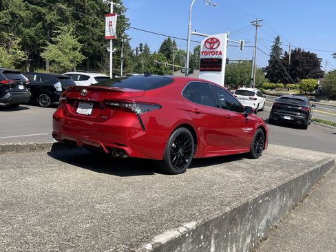 Certified 2022 Toyota Camry XSE FWD image 8