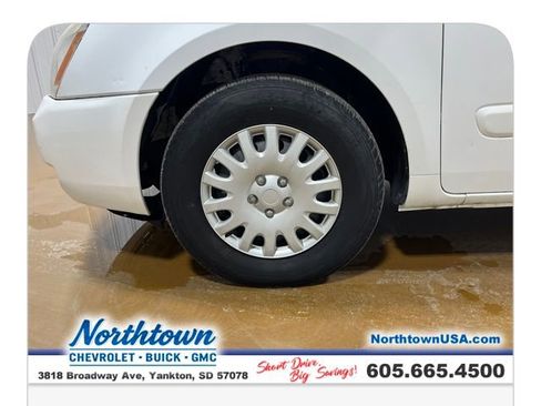 Used 2012 Kia Sedona LX FWD image 24