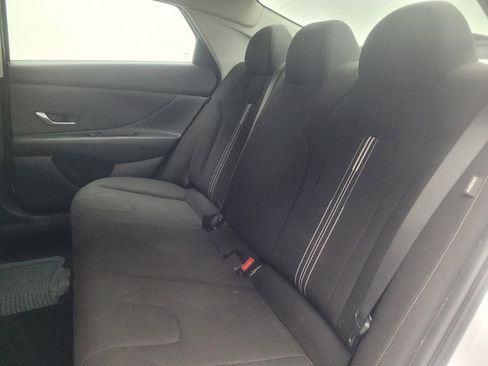Used 2024 Hyundai Elantra SEL FWD image 18