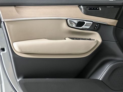 Certified 2026 Volvo XC90 B6 Plus w/ Protection Package Premier AWD/4WD image 8