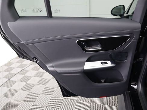 Used 2026 Mercedes-Benz GLC 300 4MATIC image 27