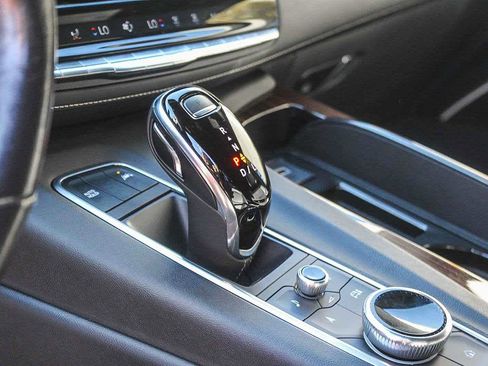 Used 2022 Cadillac Escalade ESV Luxury image 19