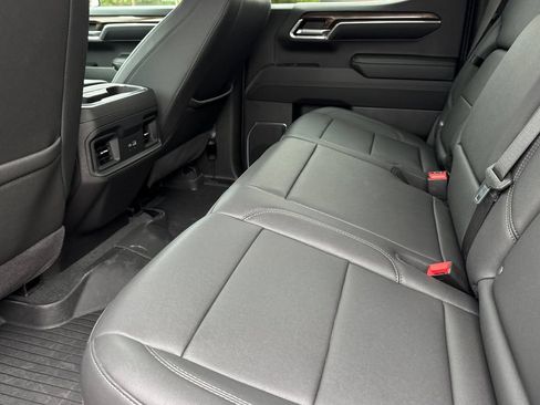 Used 2024 Chevrolet Silverado 1500 LT Trail Boss w/ LT Trail Boss Premium Package AWD/4WD image 13