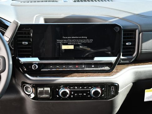 New 2026 GMC Sierra 1500 SLE w/ Preferred Package image 19