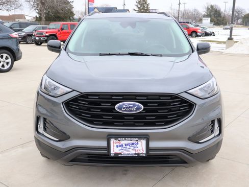 Used 2024 Ford Edge SEL w/ Sport Appearance Package image 3
