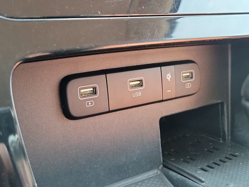 Used 2022 Kia Carnival SX FWD image 36