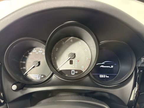 Certified 2022 Porsche Macan S w/ Premium Package Plus AWD/4WD image 37