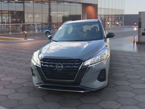 Used 2023 Nissan Kicks SR w/ SR Premium Package FWD image 22