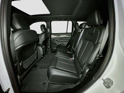 New 2026 Jeep Grand Cherokee Limited w/ Luxury Tech Group II AWD/4WD image 27