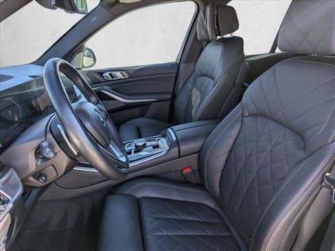 Used 2024 BMW X5 xDrive50e image 11