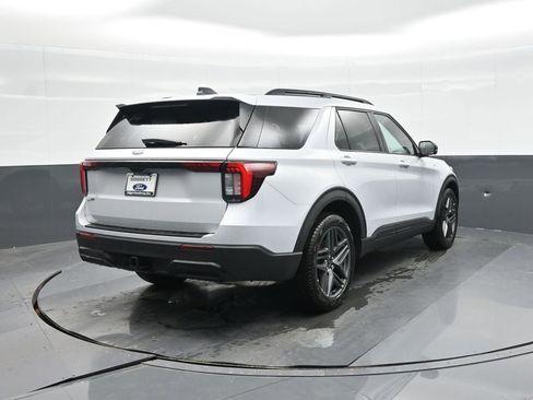 New 2026 Ford Explorer ST-Line w/ ST-Line Street Pack RWD image 7