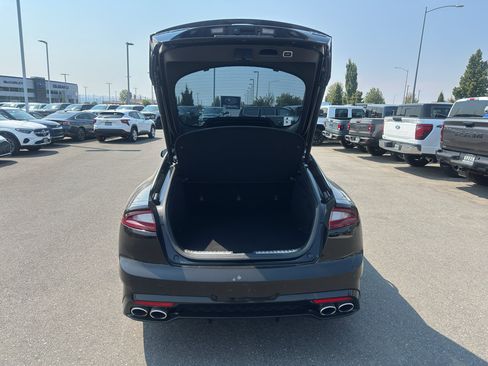 Used 2018 Kia Stinger GT2 AWD/4WD image 12