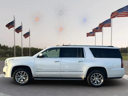Used 2019 GMC Yukon XL Denali w/ Open Road Package AWD/4WD image 3