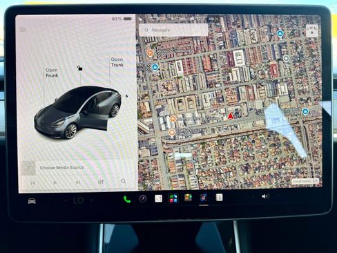 Used 2018 Tesla Model 3 Long Range RWD image 12