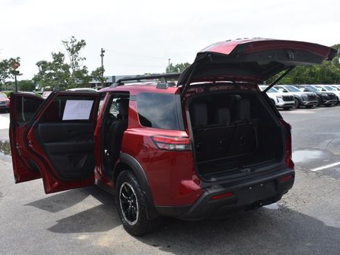 Used 2025 Nissan Pathfinder Rock Creek AWD/4WD image 18