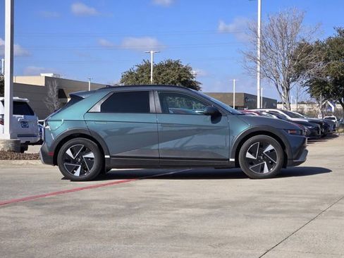 Certified 2025 Hyundai Ioniq 5 SEL image 4