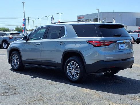 Used 2023 Chevrolet Traverse LT FWD image 6