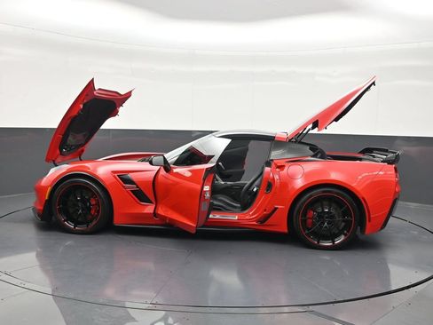 Used 2018 Chevrolet Corvette Grand Sport RWD image 35