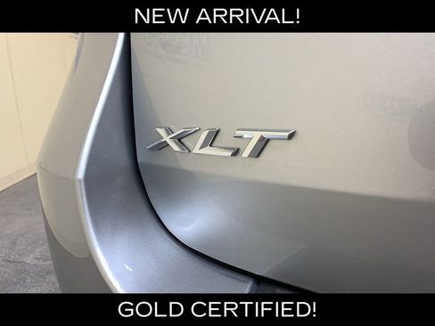 Used 2022 Ford Explorer XLT w/ Equipment Group 202A AWD/4WD image 19