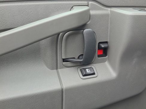New 2026 Chevrolet Express 2500 w/ Driver Convenience Package image 18