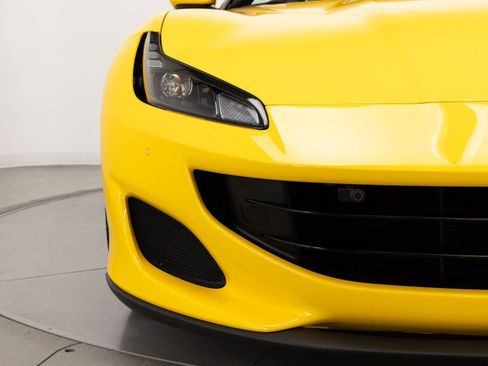 Certified 2020 Ferrari Portofino RWD image 28