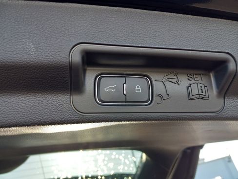 Used 2025 Ford Explorer ST-Line image 13