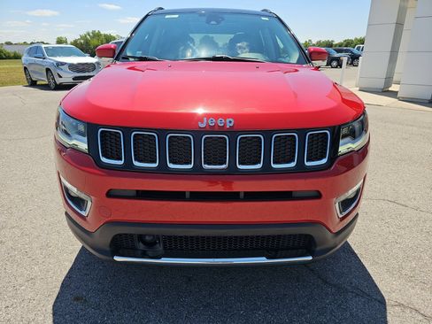 Used 2018 Jeep Compass Limited w/ Navigation Group AWD/4WD image 2