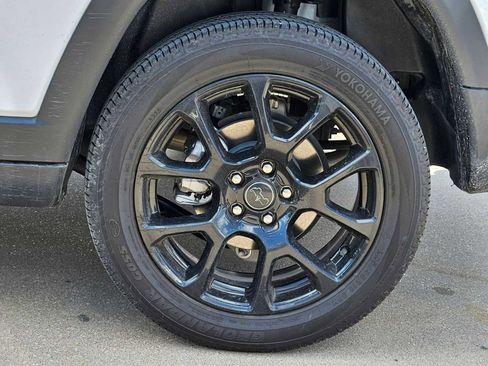 Used 2025 Jeep Compass Latitude w/ Altitude Special Edition AWD/4WD image 13