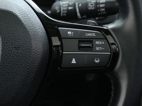 Used 2025 Honda Pilot Touring image 14