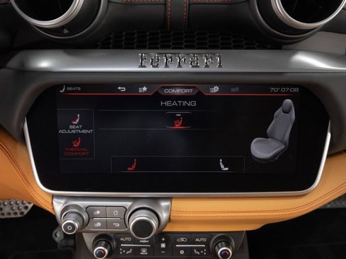 Used 2019 Ferrari Portofino RWD image 36