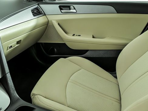 Used 2017 Hyundai Sonata SE w/ Cargo Package FWD image 27