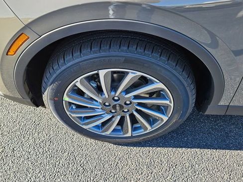 New 2025 Lincoln Corsair Reserve w/ Equipment Group 202A image 10