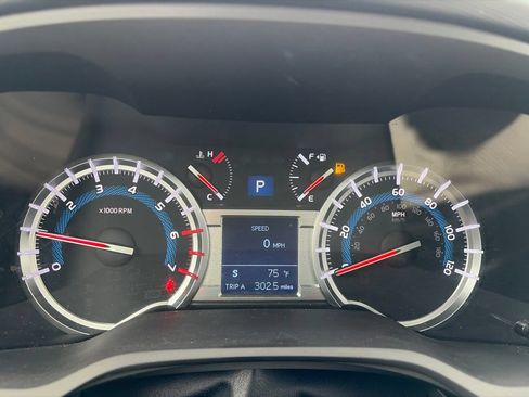 Used 2019 Toyota 4Runner TRD Off-Road Premium AWD/4WD image 6