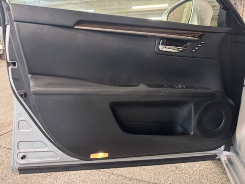 Used 2013 Lexus ES 350 w/ Premium Pkg image 16