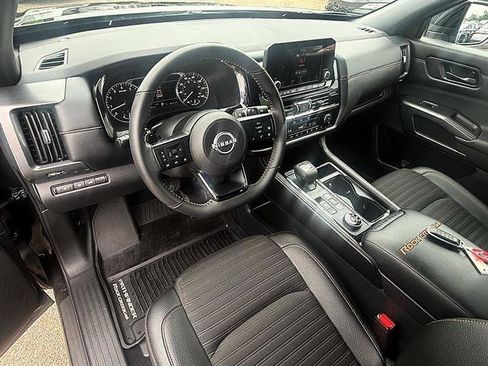 Used 2025 Nissan Pathfinder Rock Creek AWD/4WD image 12