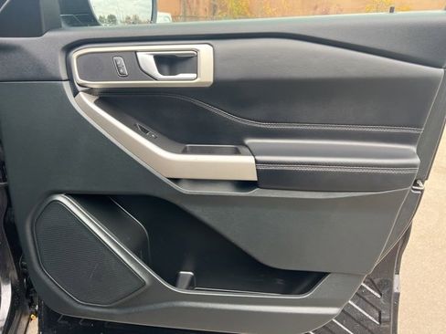Used 2023 Ford Explorer XLT w/ Equipment Group 202A image 10