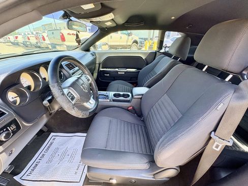 Used 2014 Dodge Challenger SXT RWD image 11