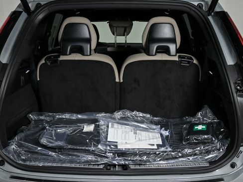 New 2026 Volvo XC90 B6 Plus w/ Protection Package Premier image 32