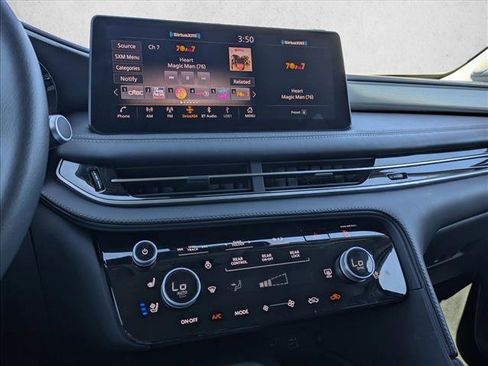 Used 2025 INFINITI QX60 Luxe w/ Vision Package FWD image 17