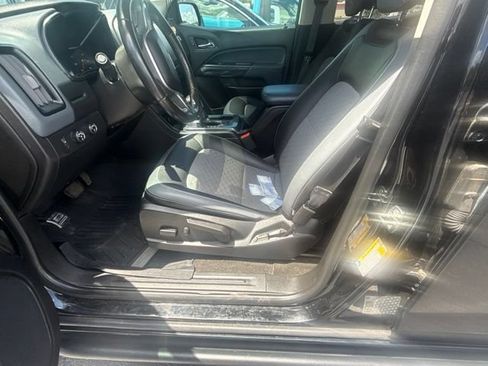Used 2018 Chevrolet Colorado Z71 w/ Z71 Midnight Edition AWD/4WD image 7