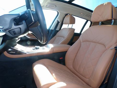 Certified 2025 BMW X7 xDrive40i image 14