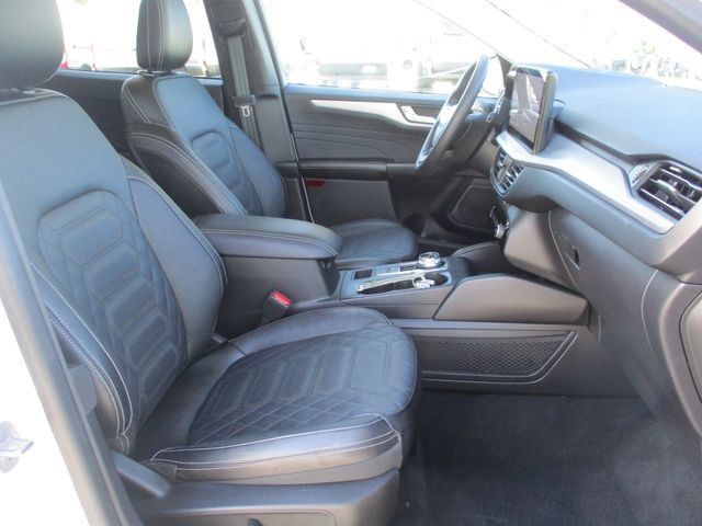 Certified 2023 Ford Escape Platinum w/ Premium Technology Package AWD/4WD image 14