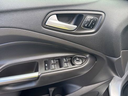 Used 2017 Ford Escape Titanium w/ Equipment Group 301A AWD/4WD image 19