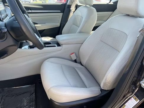 Used 2022 Nissan Altima 2.5 SV FWD image 21