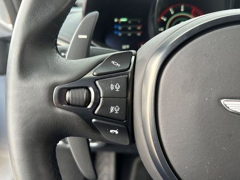 Used 2022 Aston Martin V8 Vantage Base image 19