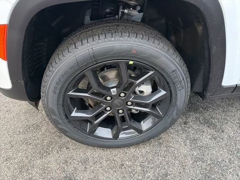 New 2025 Jeep Grand Cherokee Limited image 10