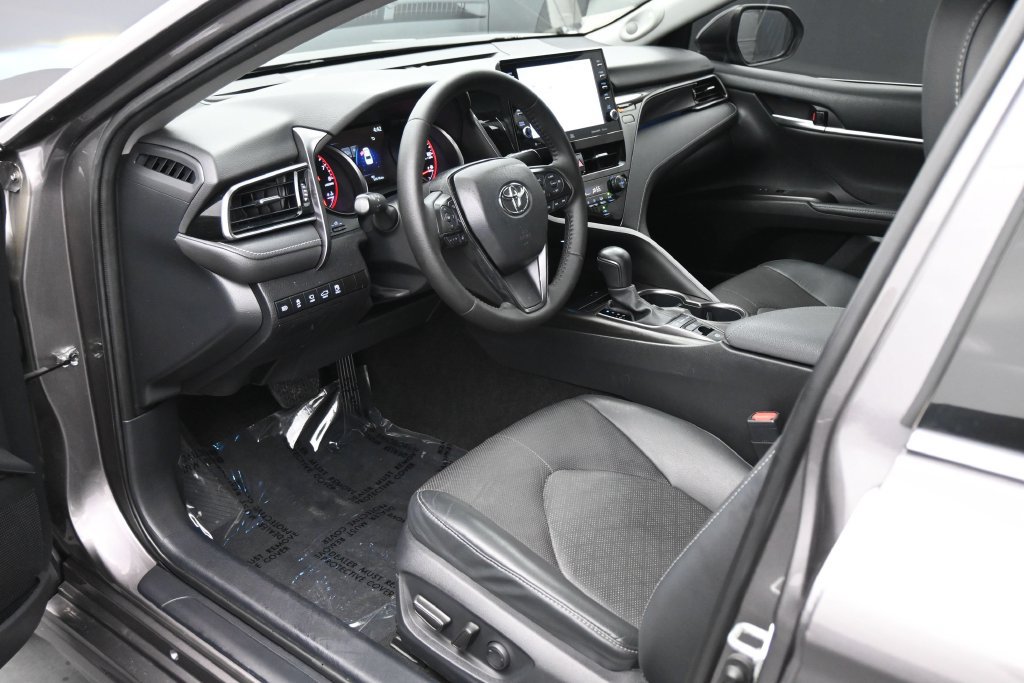 Used 2023 Toyota Camry XSE w/ Navigation Package FWD image 2